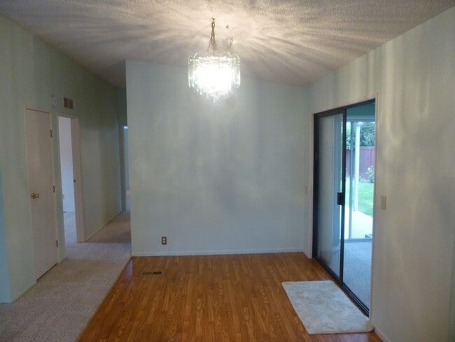 Building Photo - Single Level Home in Gated Community