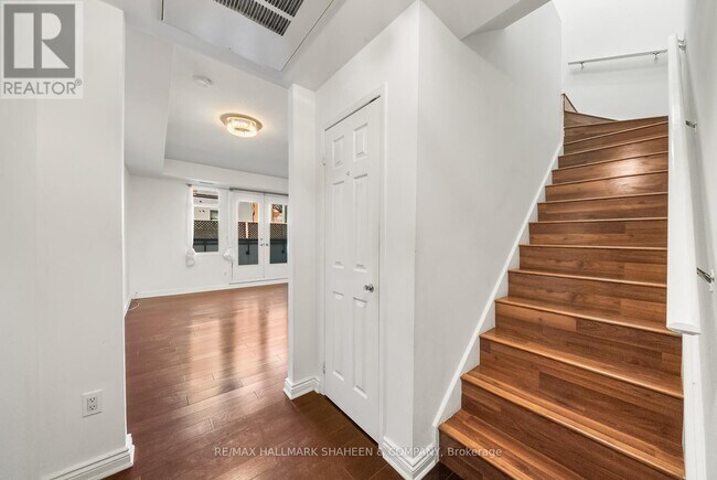 Photo du bâtiment - 500 Richmond St W