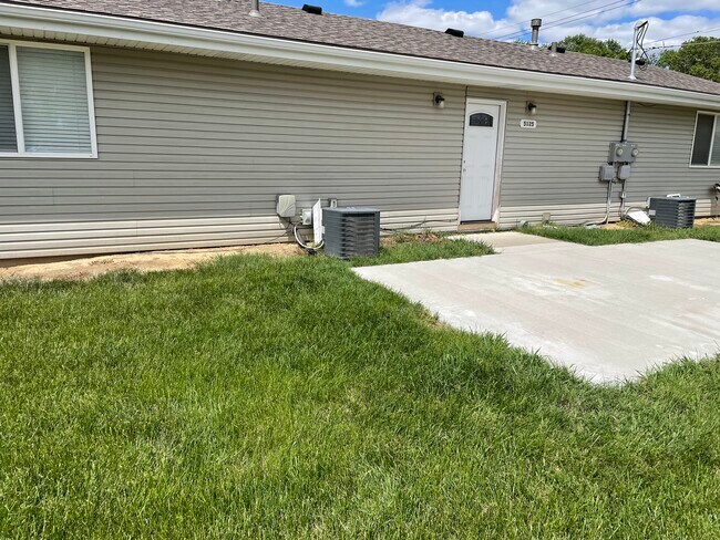 Patio - 5123 S 130th St