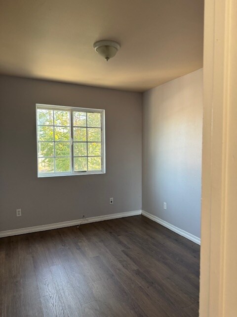 Foto del edificio - 1590 E 45th St