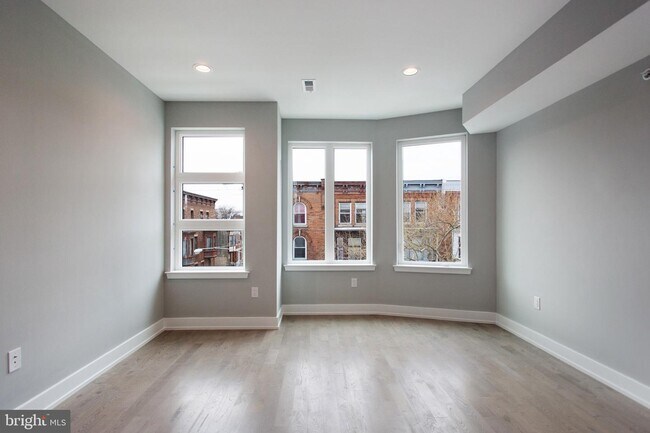 Foto del edificio - 2521 Cecil B. Moore Ave