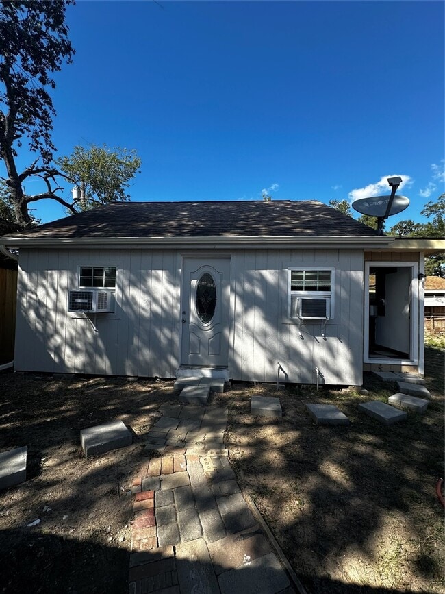 Building Photo - 9337 Talton St