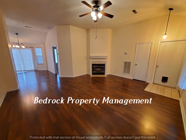 Foto del edificio - 110 Fernwood Cir