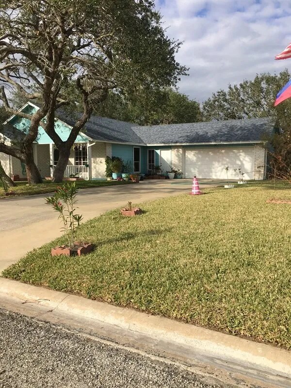 105 Poquito Dr, Rockport, TX 78382 House Rental in Rockport, TX