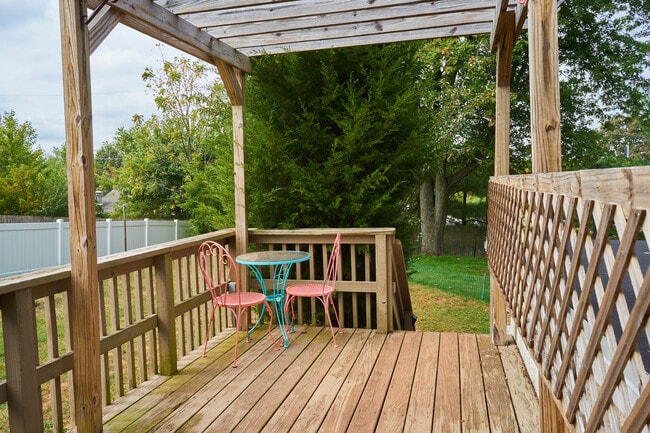 Back Porch 2 - 1604 Clearview Rd
