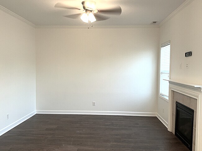 Foto del edificio - 10 Thornbury Dr