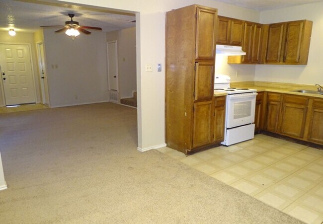 Building Photo - 7028 Silver Canyon