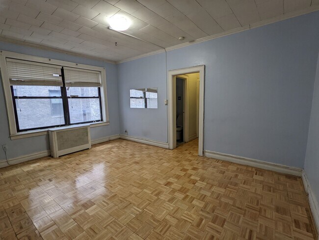 Building Photo - 56 Glenwood Ave