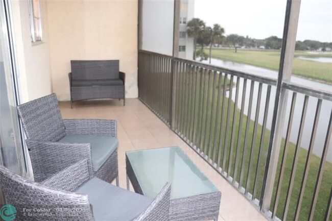 Foto del edificio - 3150 W Rolling Hills Cir