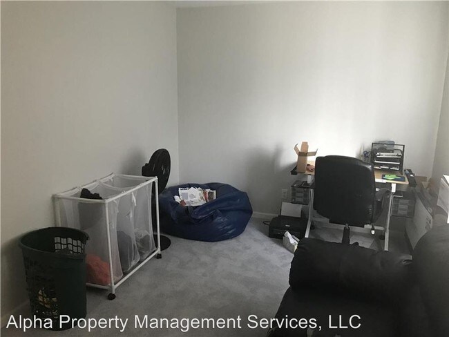 Building Photo - 402 W Ash Dr