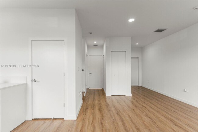 Foto del edificio - 400 SW 1st St