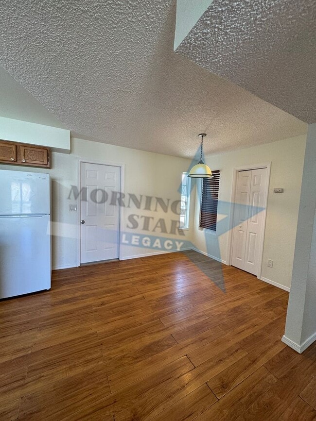 Foto del edificio - Spacious home in desirable location!