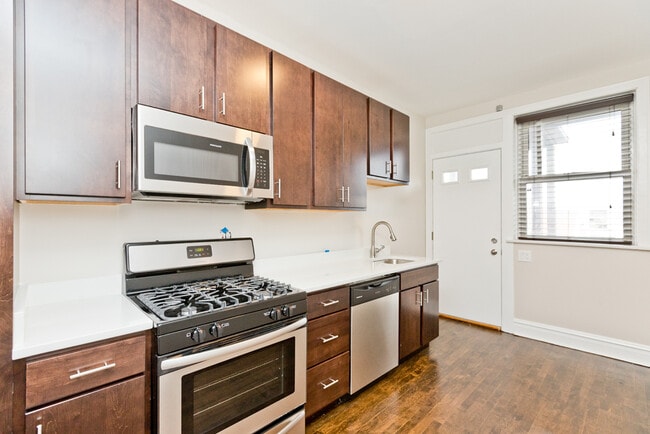 Building Photo - 5306 N Ashland Ave