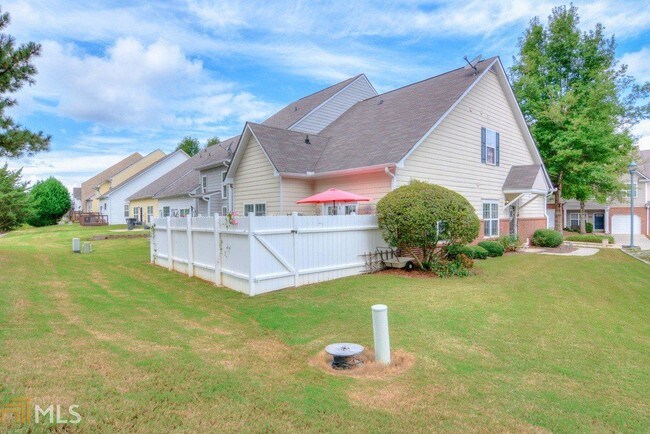 Building Photo - 2348 Suwanee Pointe Dr
