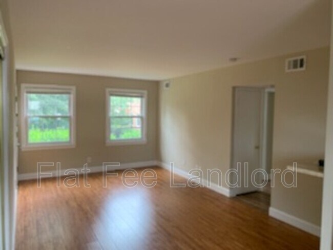 Building Photo - 2709 Arlington Blvd