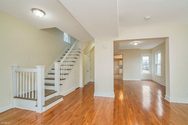 Building Photo - 5 br, 2.5 bath House - 74 Hillside Ave