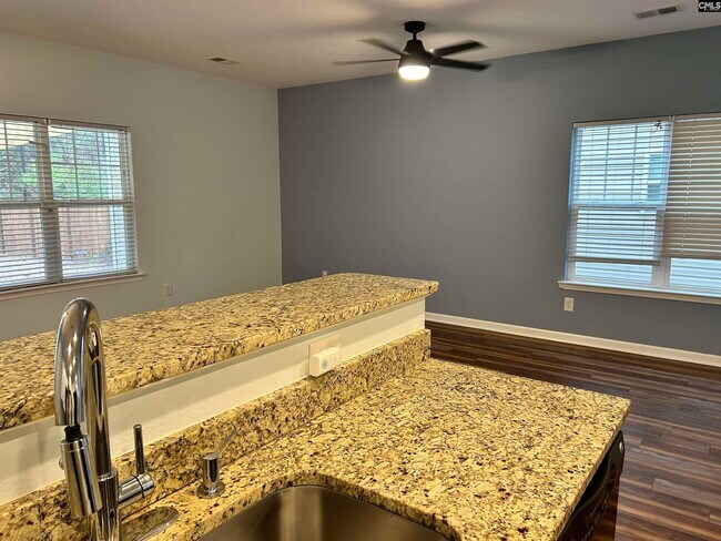 Building Photo - 454 Westmoreland Rd