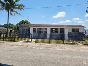 Building Photo - 1102 NW 100th Terrace