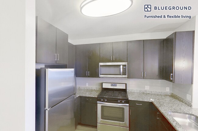 Foto del edificio - 333 Great River Rd