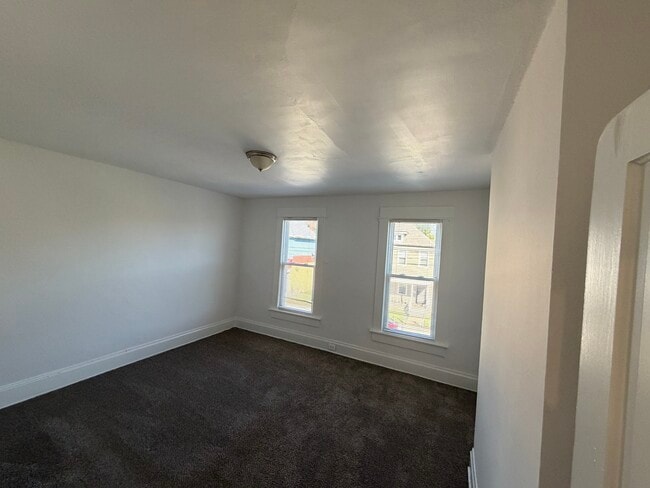 Building Photo - 239 Taylor Ave