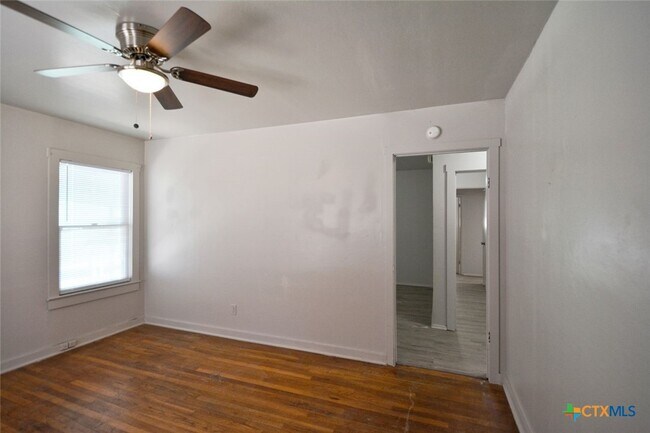 Foto del edificio - 910 Pine St