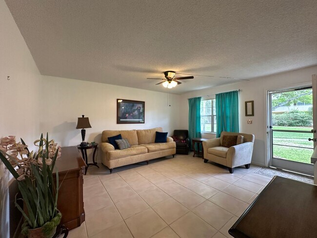 Foto del edificio - ANNUAL RENTAL - POINCIANA - PARTIALLY FURN...