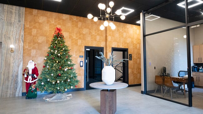 Lobby - Caldwell Village