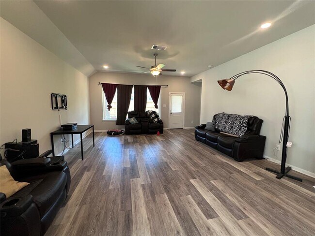 Foto del edificio - 42041 Mystical Bend Rd