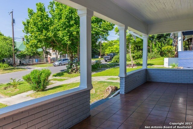 Foto del edificio - 805 W Mistletoe Ave