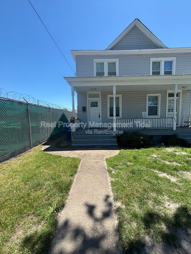 Photo - 821 Mt Vernon Ave Townhome