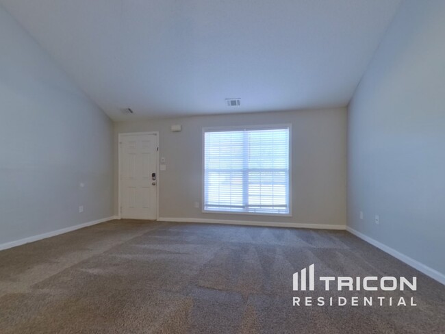 Foto del edificio - 4878 Brookwood Pl