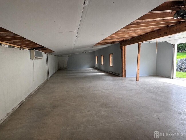 Building Photo - 60 Mountain Ave