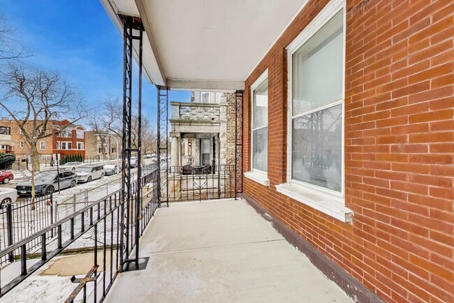 Building Photo - 1812 S Millard Ave