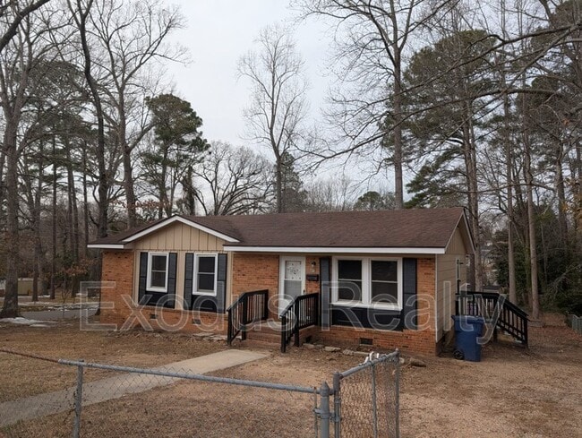 Building Photo - 401 Hickory Ave