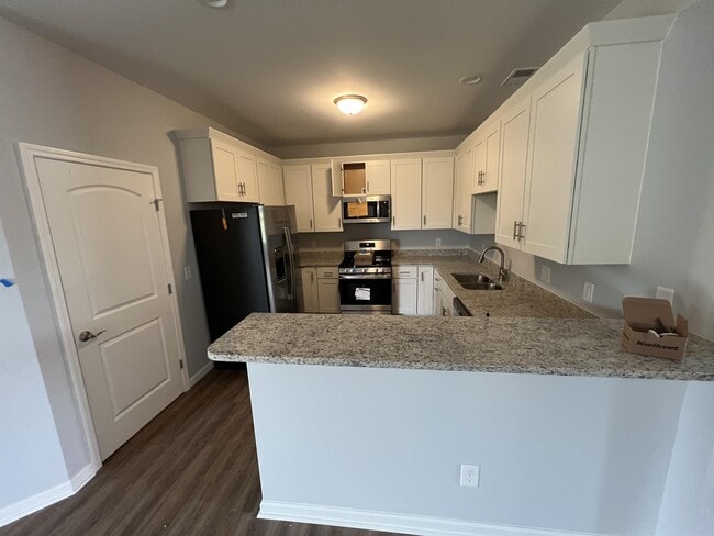 Building Photo - 2007 Briarwood Dr