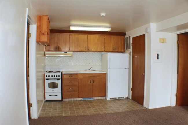 Building Photo - 25 E 900 N