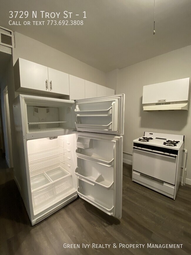 Foto del edificio - 3729 N Troy St