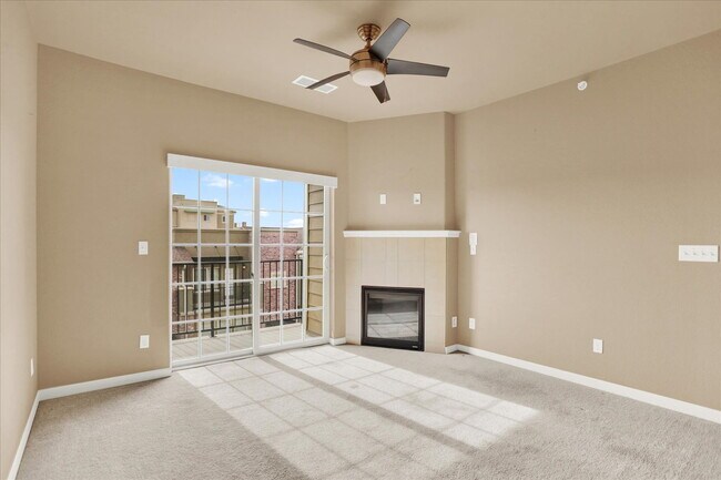 Building Photo - (11RO#401) Clocktower Condo - 1 bedroom, 1 bath.