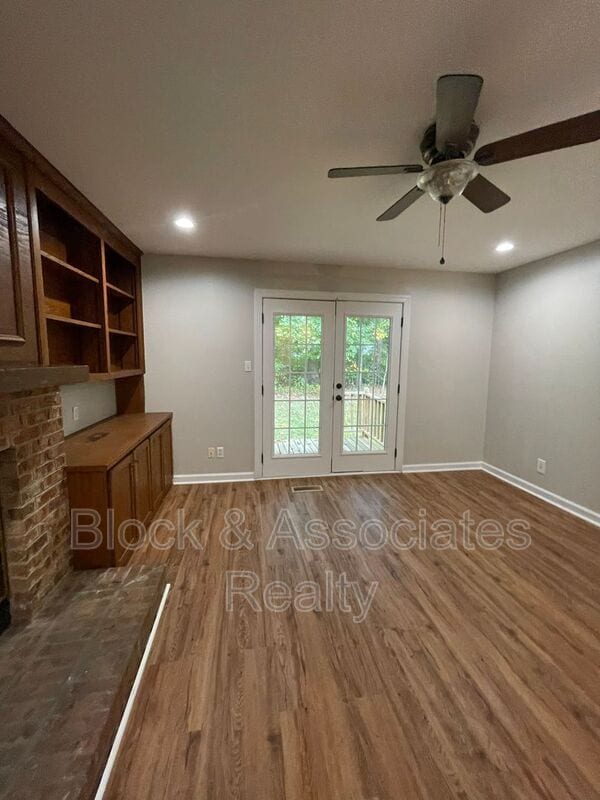 Building Photo - 928 Chatfield Dr