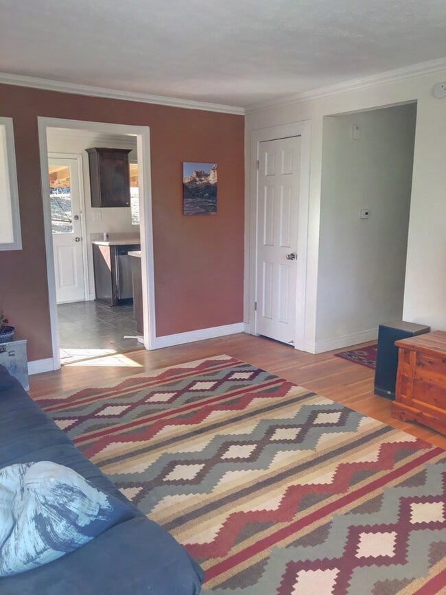 Building Photo - Evolve Real Estate: Victorian Home in Athmar Park Available for Move in on July 1st!