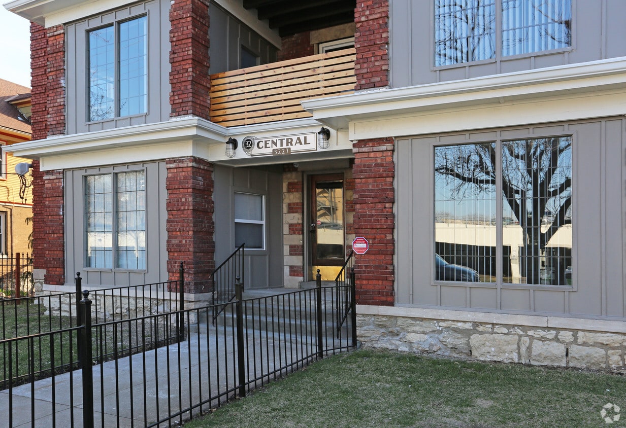 32 Central Apartments Apartments in Kansas City, MO