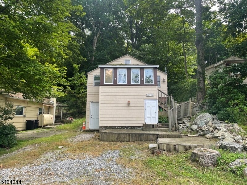 356 Maxim Dr, Hopatcong, NJ 07843 House Rental in Hopatcong, NJ