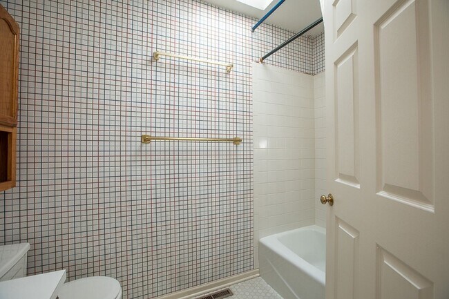 Building Photo - 1306 Green Gables Ct