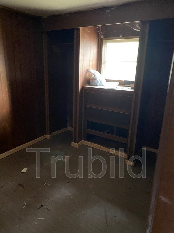 Building Photo - 300 Pebble St