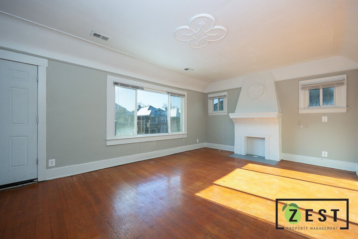 Primary Photo - 3740 Tyler St