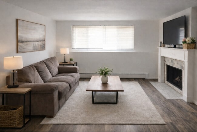 Building Photo - 2145 King St