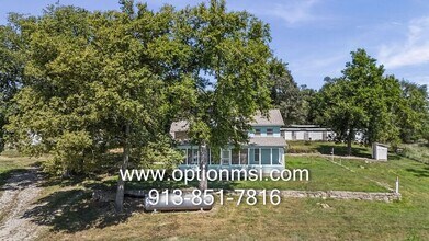 Building Photo - 190 N 1600 Rd
