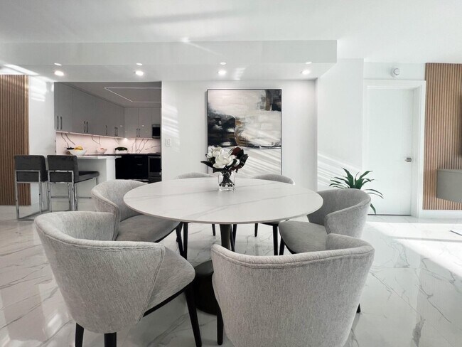 Building Photo - 3546 S Ocean Blvd