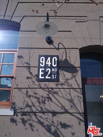 Building Photo - 940 E 2nd St