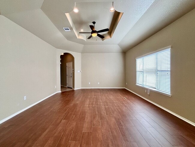 Building Photo - A beautifully maintained 3-bedroom, 2-bath oasis nestled right off 1604 and FM 1976 in Converse!